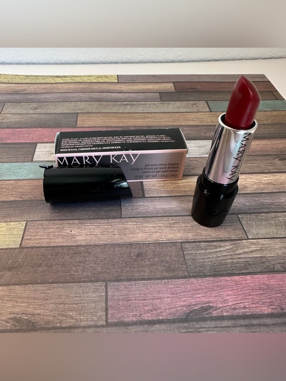 Mary Kay Gel Semi Shine Lipstick Scarlet Red NIB